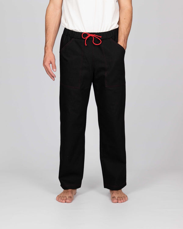 Pantaloni CEREDO Limited Edition neri con coulisse rossa, vista frontale